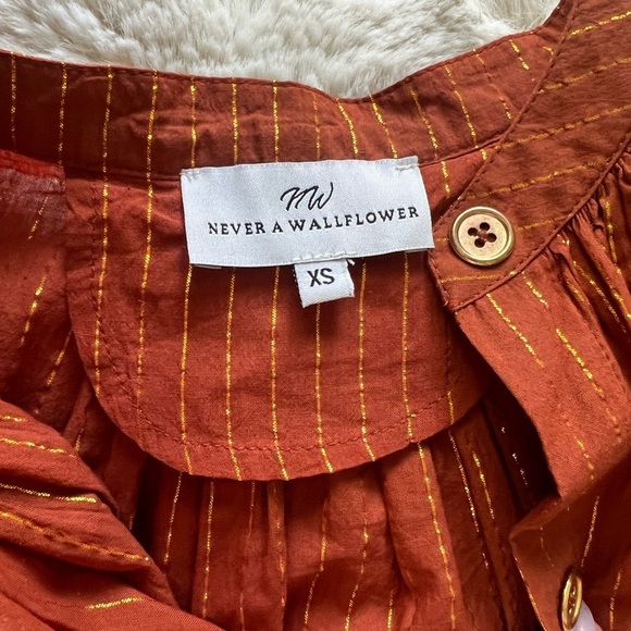 Never A Wallflower Burnt Orange Blouse XS - Picture 6 of 6